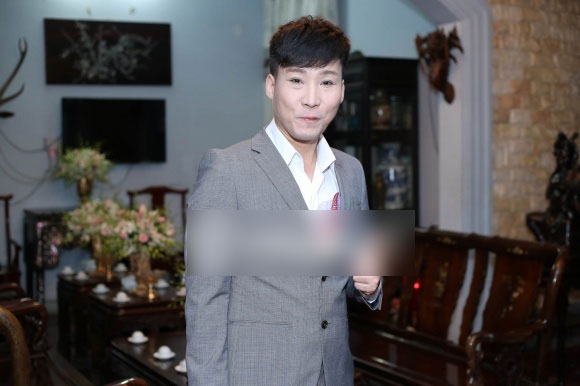 Lâm Khánh Chi diện áo dài nhung xanh dịu dàng, tất bật chuẩn bị cho hôn lễ ngày mai